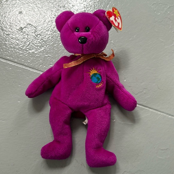 Millennium bear - great condition - rare find - Picture 1 of 3